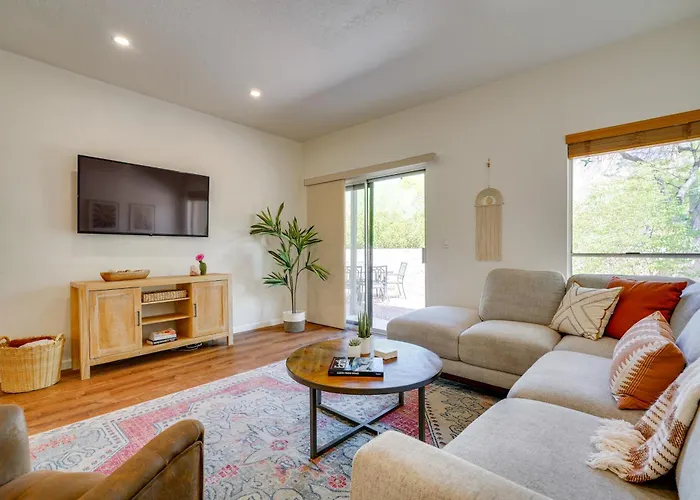 Foothills Oasis Near Hiking Trails! Holiday home *