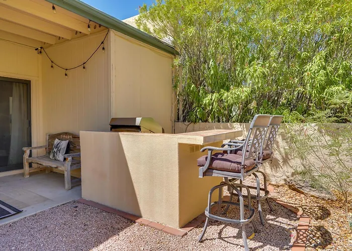 Holiday home Foothills Oasis Near Hiking Trails!