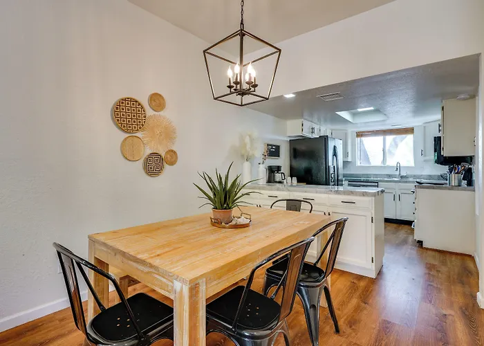 Holiday home Foothills Oasis Near Hiking Trails! Tucson